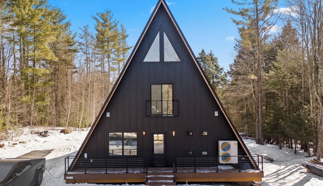 Modern A-Frame Cabin 3BR + Loft Luxury Retreat in Windham, NY