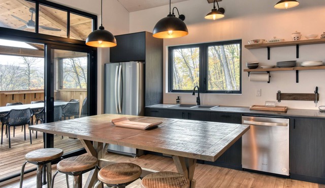 Modern Chalet with Dock & Spa - Cordon 144