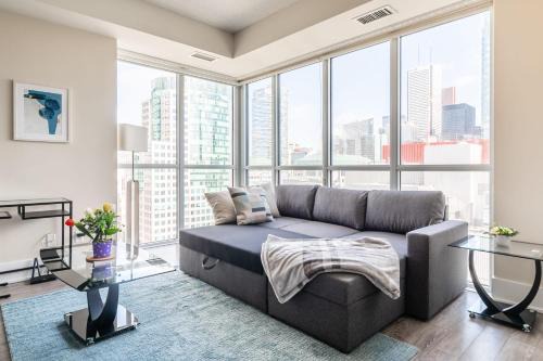 Modern Condo Near CN Tower & Downtown