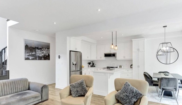 Modern & Spacious Retreat