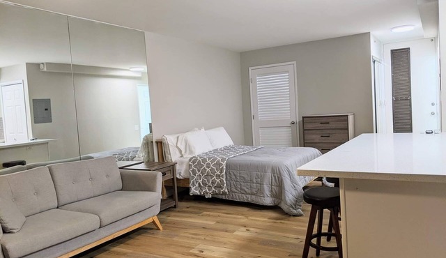 Modern Studio - Comforts at Camelot in Honolulu