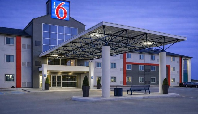 Motel 6-Saskatoon, SK
