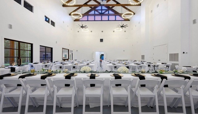 Multi purpose building for weddings, family reunions, company parties, etc! in Broken Bow