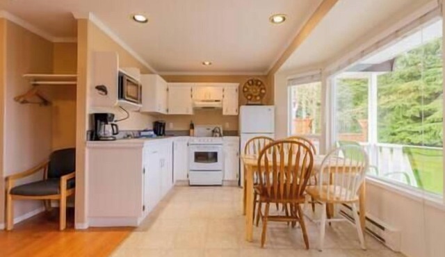 (N) Deluxe Double Bedroom Cabin (non pet friendly)