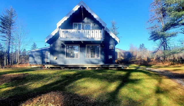 Need a pet-friendly rustic chalet to escape? Try Blue Ridge Chalet.