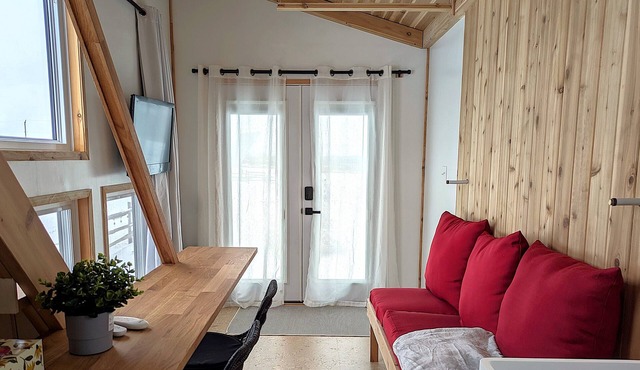 NEW Cozy Tiny House Retreat in Tranquility - 1 hour north of Toronto