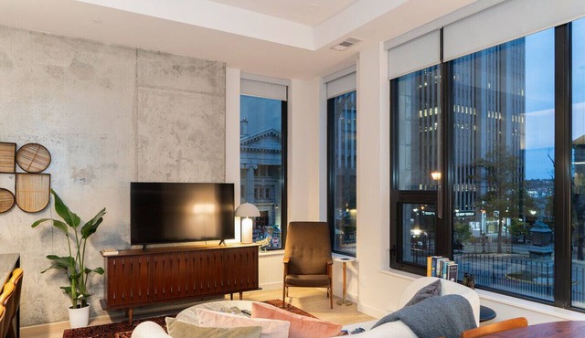 *NEW Designer Mid-Century Modern 2B/2B