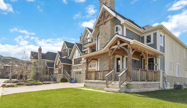 Northwinds Ridge Chalet - Luxury Blue Mountain Fall Escape w Hot Tub