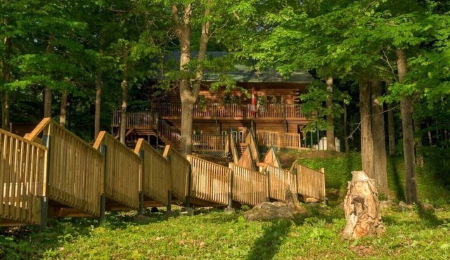 Oakstone Haven - Three Bedroom Cottage, Sleeps 6