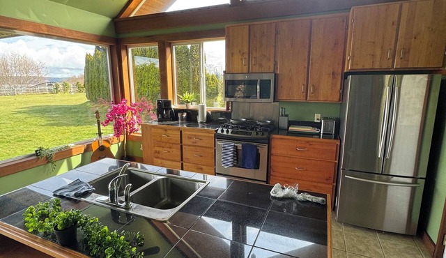 Ocean View Retreat 1006 Jekyll on 2 Private Acres in Port McNeill