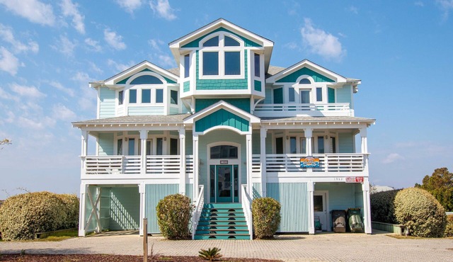 Oceanside, ELEVATOR, Indoor-Outdoor pool, Sauna, Rec Room, Media Room, BH12, Celtic Tides
