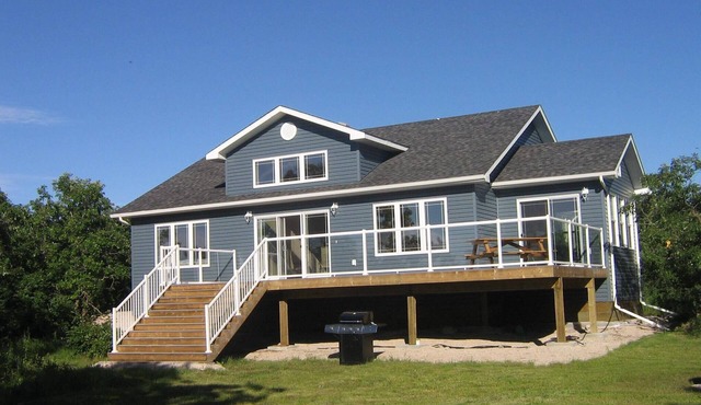 Pet Friendly! Lakefront Steep Rock Cottage - Sleeps 7