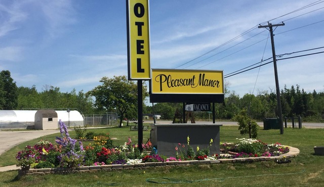 Pleasant Manor Motel