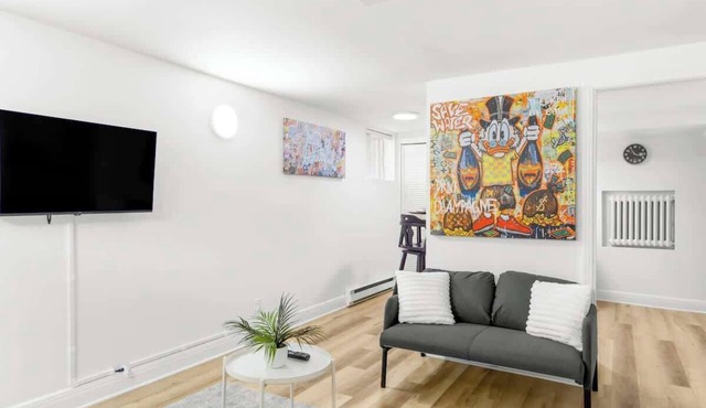 Pop Art Star Studio Cozy Stay in Rosemont
