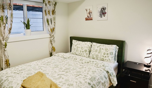 Pristine, Modern Private Suite in Langley minutes from Langley Events Centre