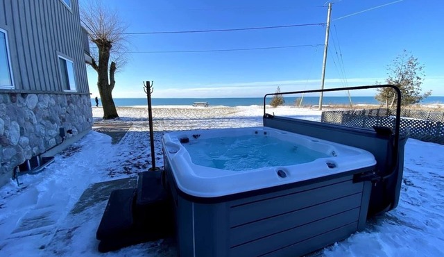 Private Beach Waterfront w/Hot Tub by Grand Bend