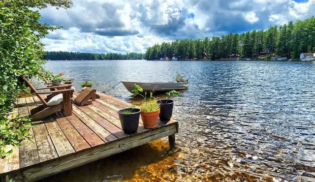 Private Island 5 Homes 2 Hottub Boat -sleeps 17