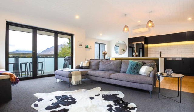 Private Sauna & Cold Plunge | Spacious, Close To Town | Queenstown Hill Location