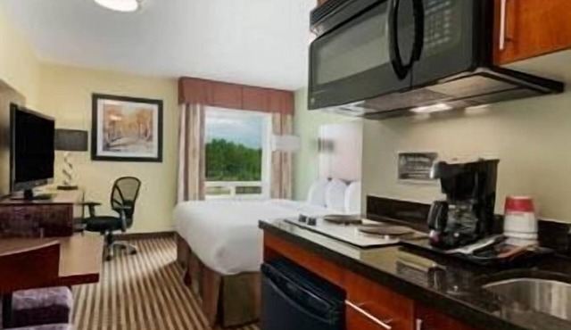 Ramada by Wyndham Carlyle