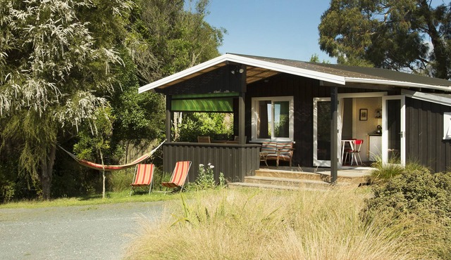 Rata Cottage, beautifully renovated 1950’s apple pickers’ cottage.