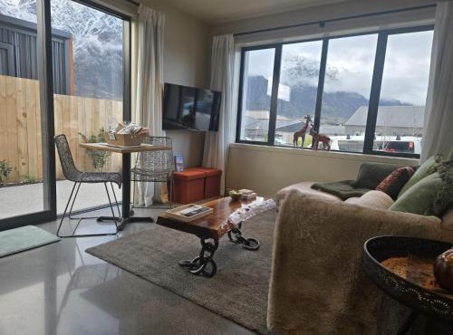 Remarkables Burrow