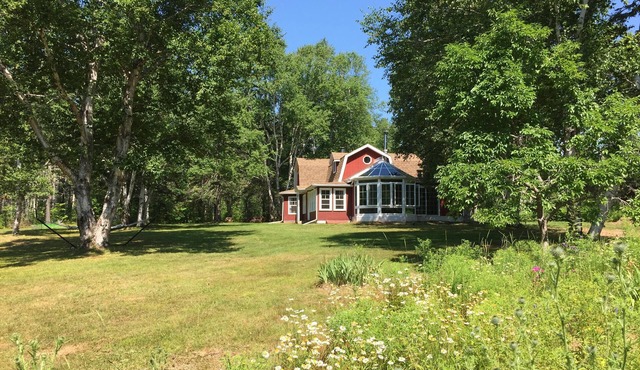 Rona Hill - Forest Law Garden Getaway