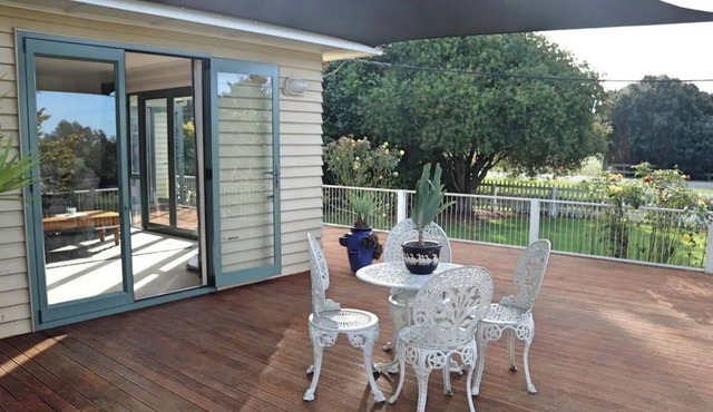 Rose End Escape. Home comfort in the central Wairarapa country side