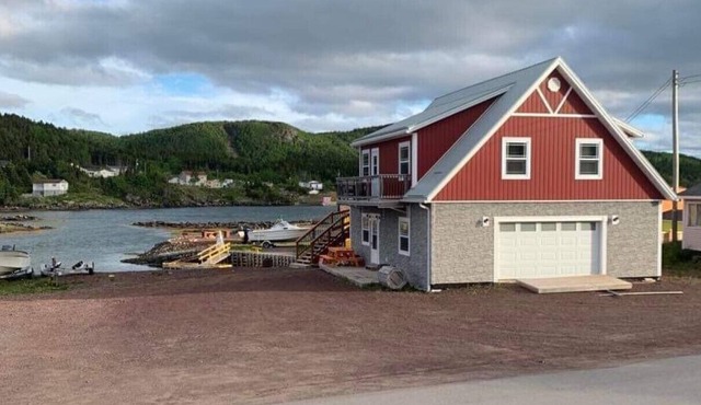Scenic Harbor Château- Breathtaking sea and harbour views