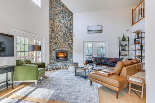Secluded Kerhonkson Retreat with Deck + Views!