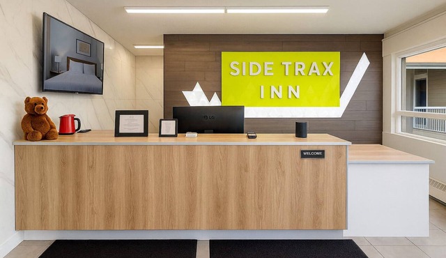 Side Trax Inn