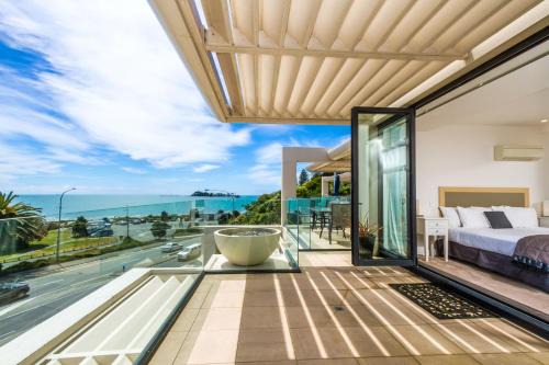 Silver Sands - Beachside Apartment in Nelson