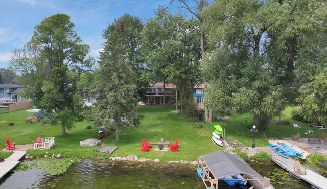 Simcoe Sunrise - Cozy Waterfront Home in Orillia
