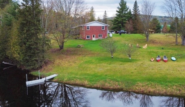 Spacious & Private Waterfront Cottage Near Barrys Bay & Algonquin Park