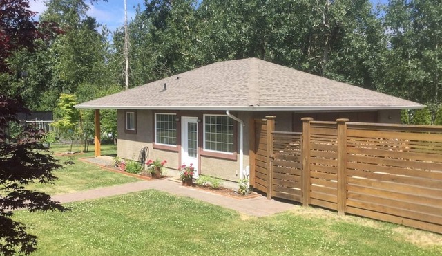 Spacious Private Guest Cottage