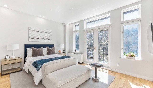 Spacious Studio with Charming Juliet Balcony