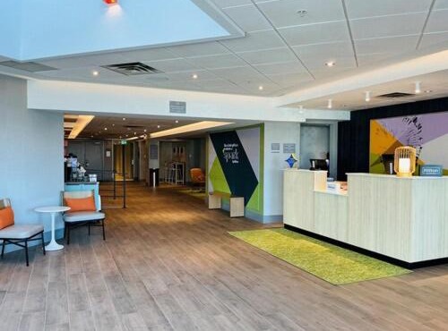Spark by Hilton Montreal Brossard