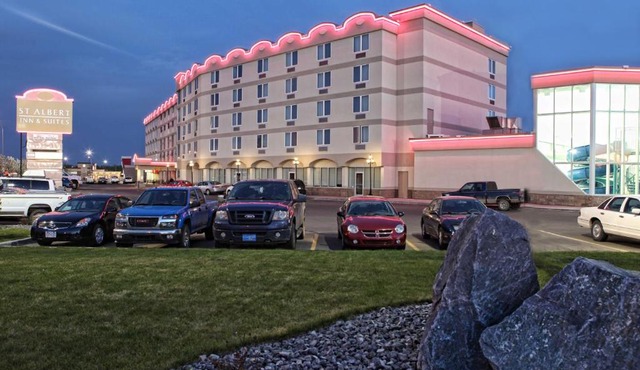 St. Albert Inn & Suites
