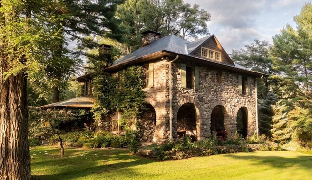 Stone Arches - Enchanting Estate w/Pool +Spa-mode