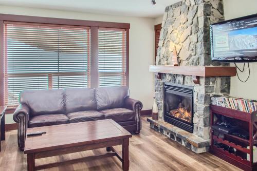 Stonegate Resort Unit C202
