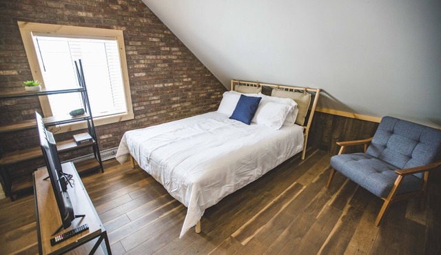 Studio Lofts, vaulted ceilings