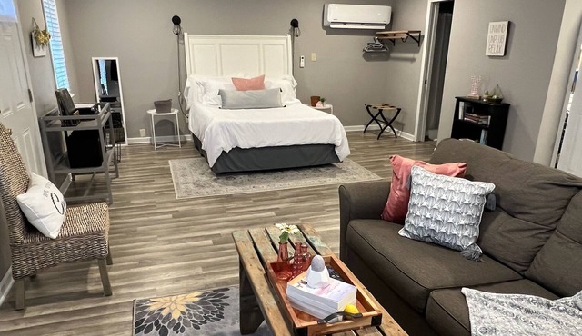 Studio M easily walk to downtown Pendleton minutes from Noblesville and Fishers