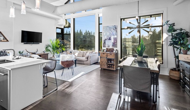 Stunning Bear Mountain Penthouse
