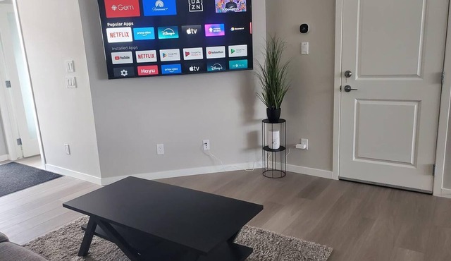 Stylish 4BR/5BD/2.5BT/AC/Remote Work Setup/Indoor Games & Lake Access