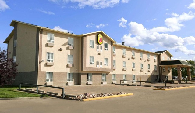 Super 8 by Wyndham Slave Lake AB