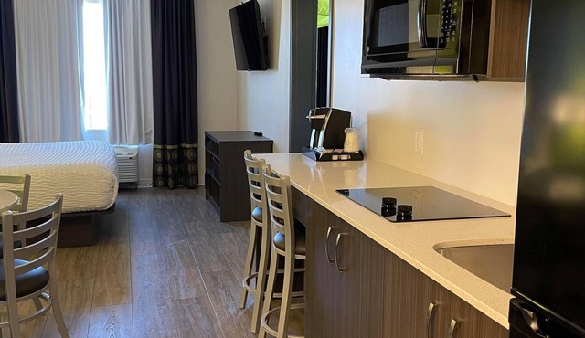 Super 8 by Wyndham Winnipeg East MB