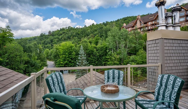 Superb 3-bedroom condo at Mont-Tremblant resort, steps from the action!