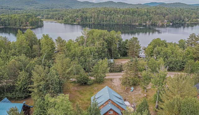 Swedish Sauna & Hot Tub at Lakeside Log Cabin