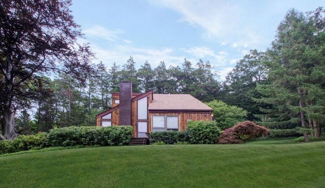 The Beech House - Light, Open, Stunning Views, in the heart of the Hudson Valley