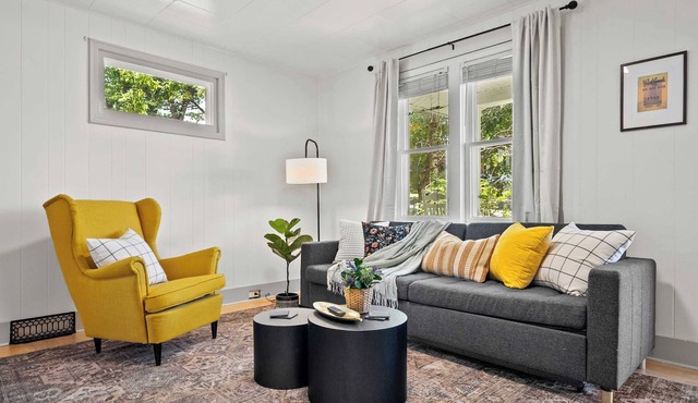 The Canary 2BR Gem in Downtown Drumheller
