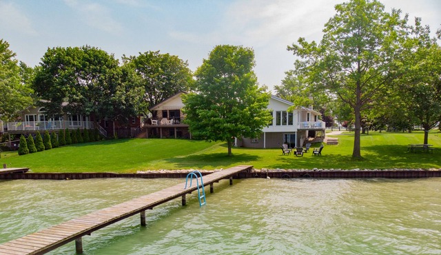 The River Wray - Riverfront Home with Private Dock